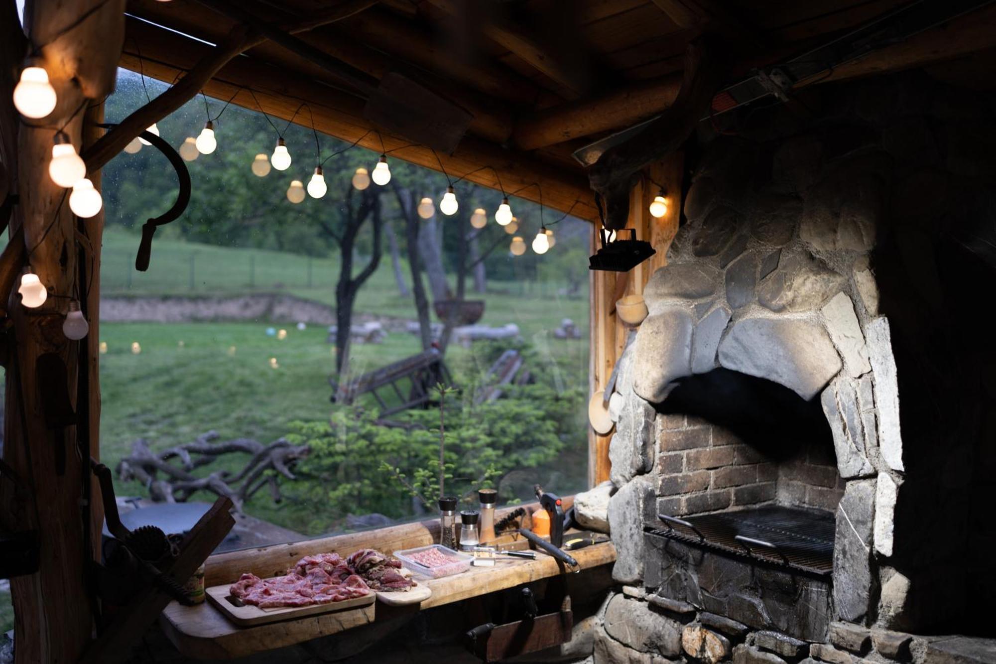 Hotel Barlogul Vikingilor Sotrile Exteriér fotografie